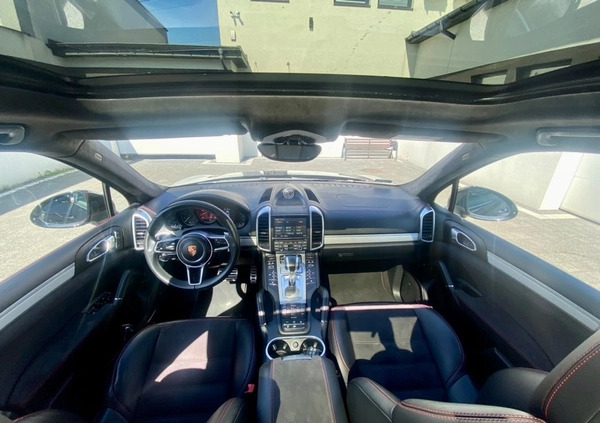 Porsche Cayenne cena 215200 przebieg: 166000, rok produkcji 2015 z Łódź małe 781